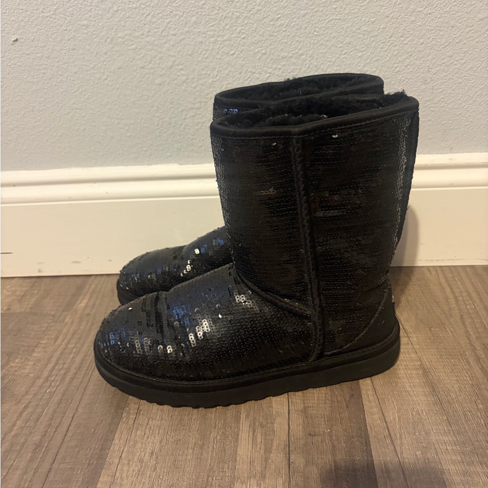 UGG Women's Classic Short Sequin boots,